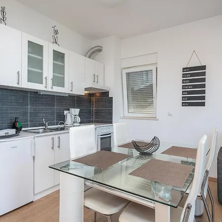 迪丹公寓 公寓 察夫塔特